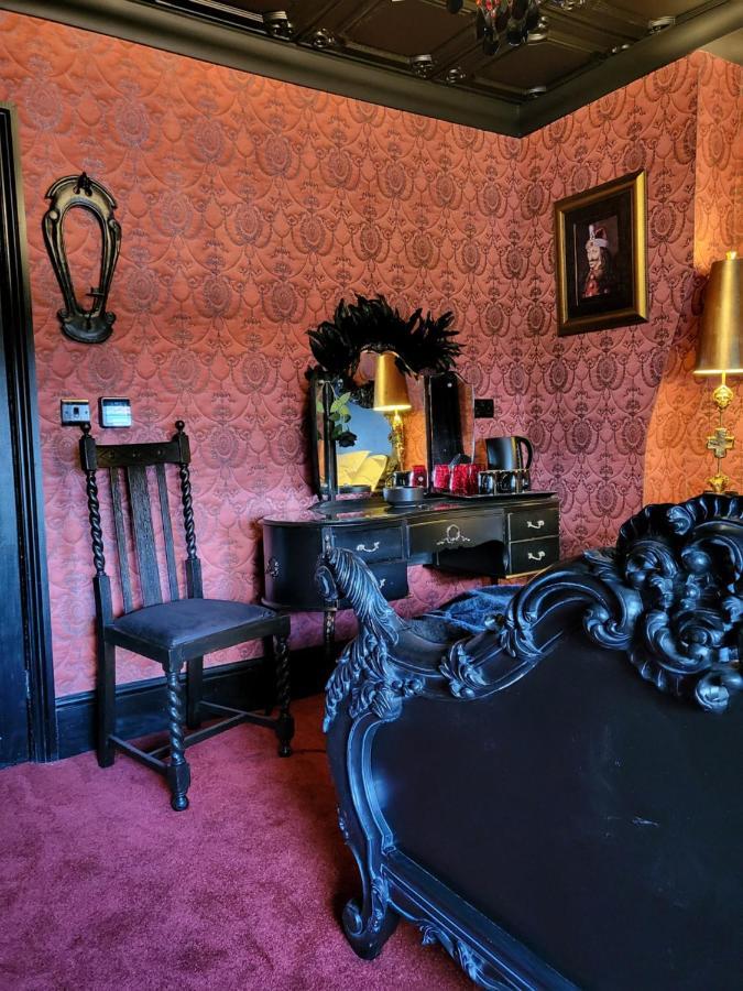 Wednesday'S Family Rooms York Exteriör bild