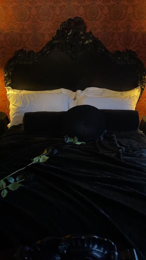 Wednesday'S Family Rooms York Exteriör bild