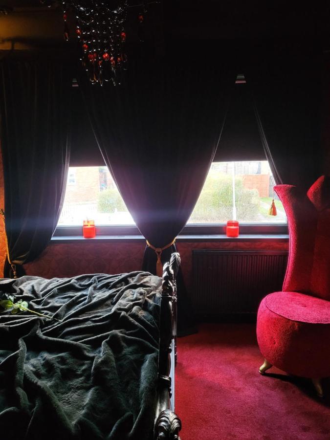 Wednesday'S Family Rooms York Exteriör bild
