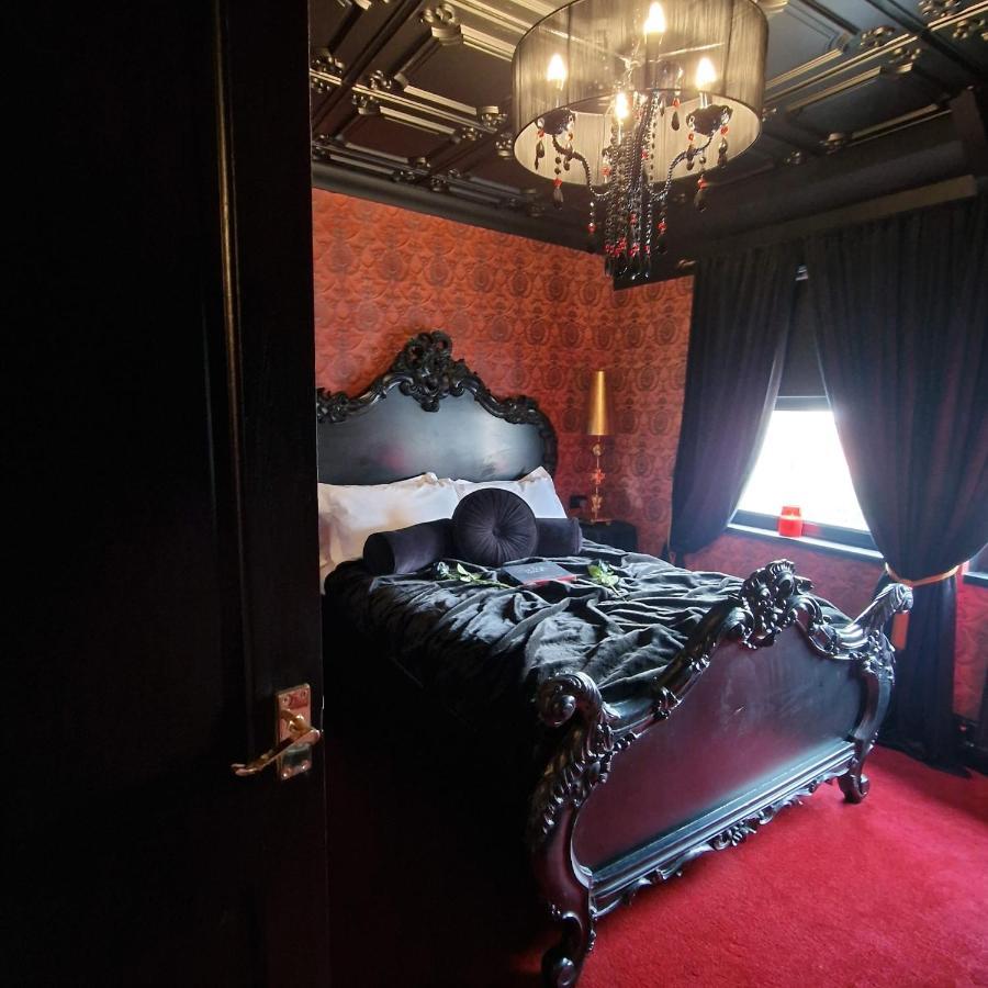 Wednesday'S Family Rooms York Exteriör bild