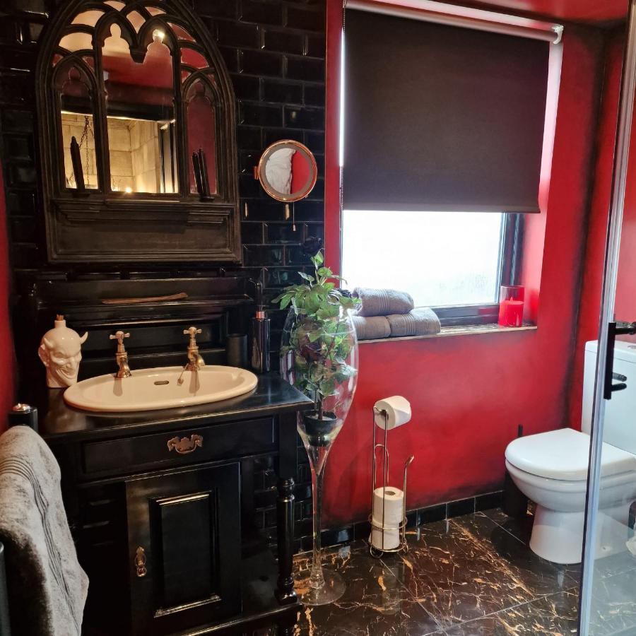 Wednesday'S Family Rooms York Exteriör bild